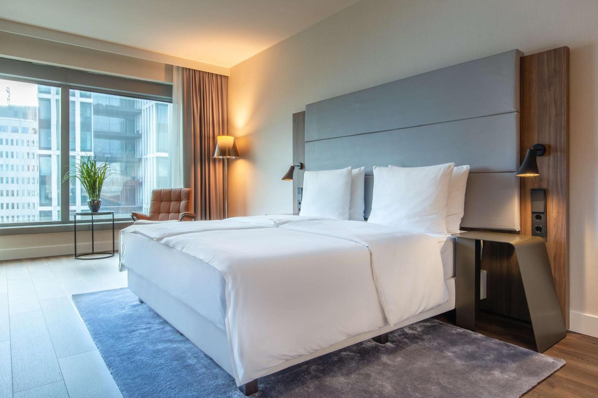 Radisson Blu Hotel Frankfurt Francoforte sul Meno Esterno foto