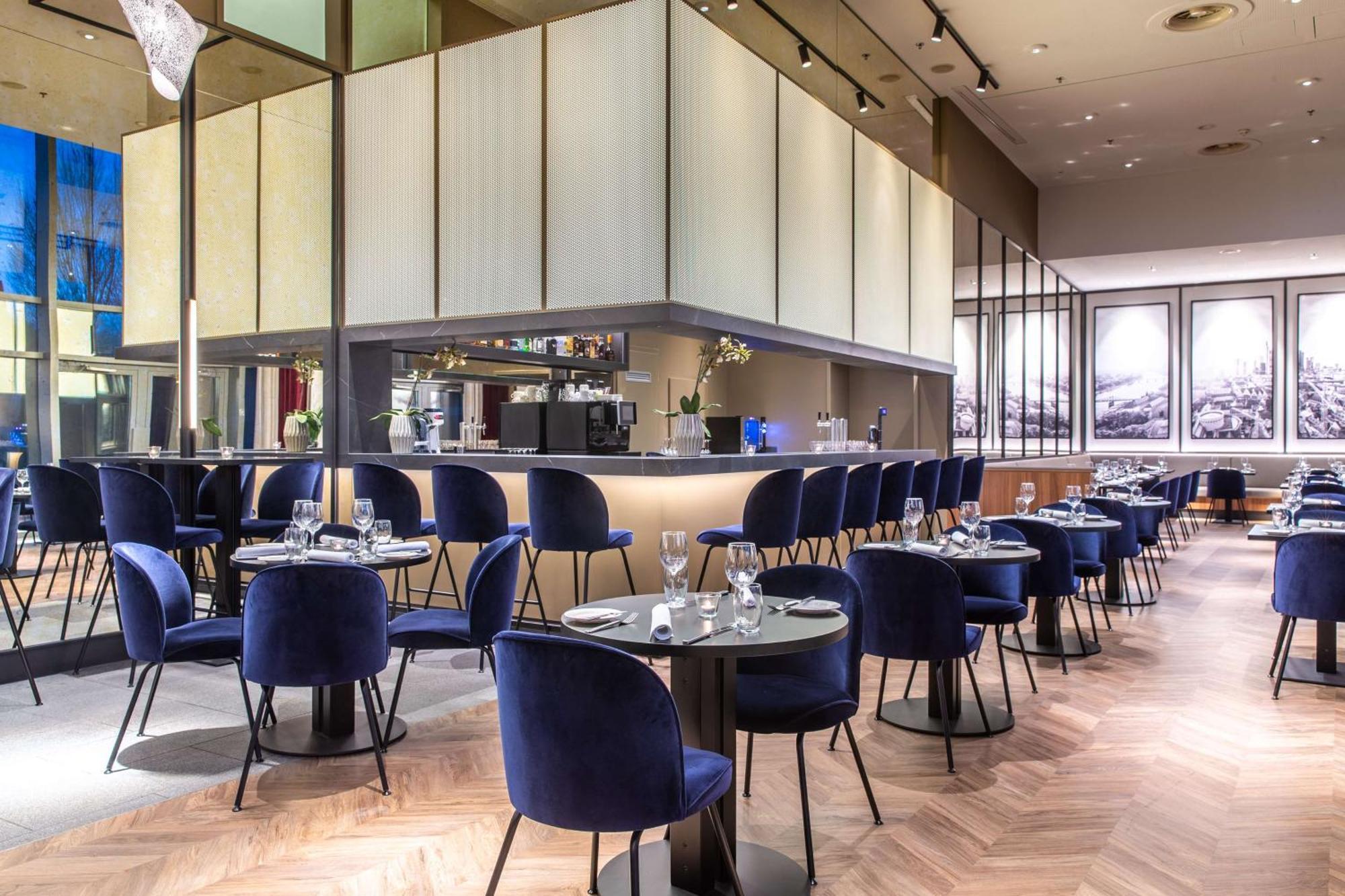 Radisson Blu Hotel Frankfurt Francoforte sul Meno Esterno foto