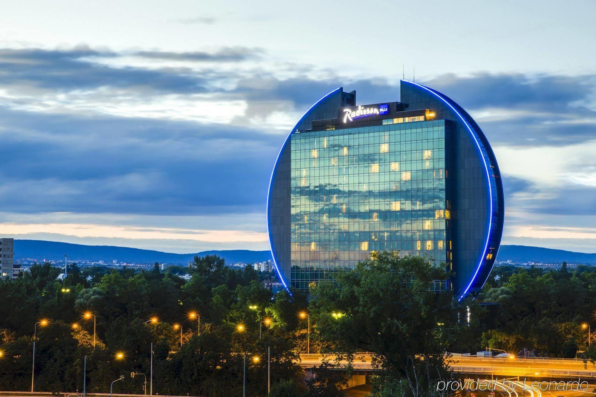 Radisson Blu Hotel Frankfurt Francoforte sul Meno Esterno foto